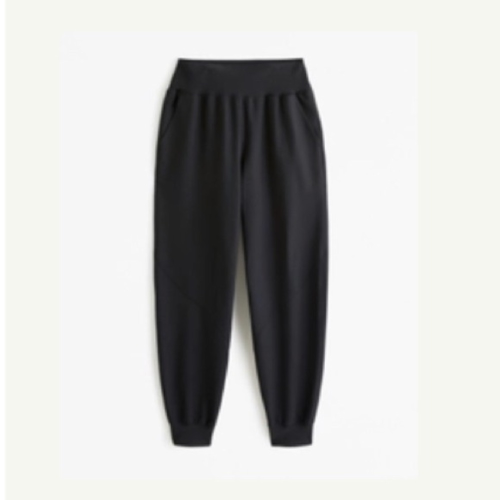 Abercrombie size small YPB sculptLUX Jogger in black